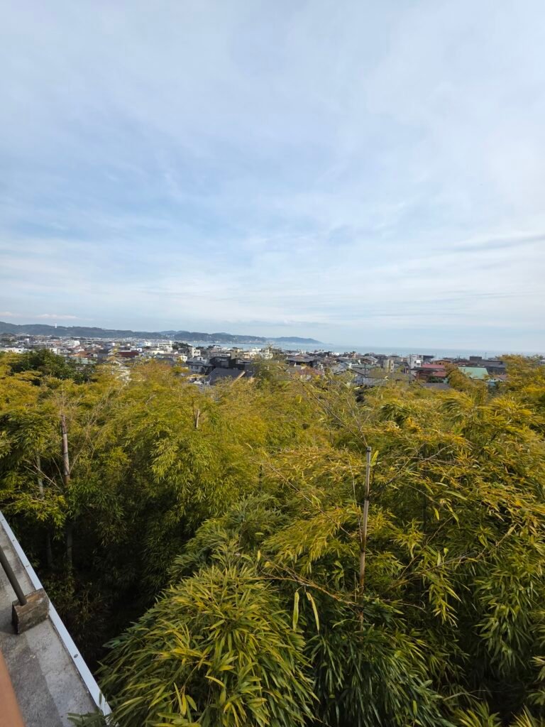algo que ver en kamakura es la bahia de Hase-dera