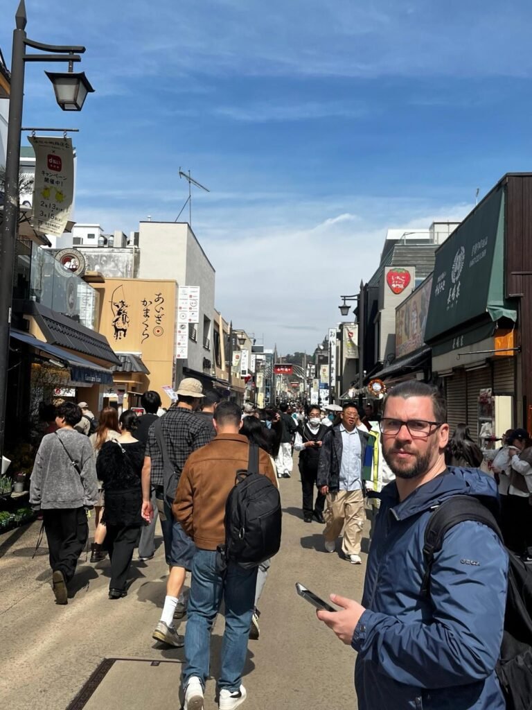 friktravel paseando por calle komachi street