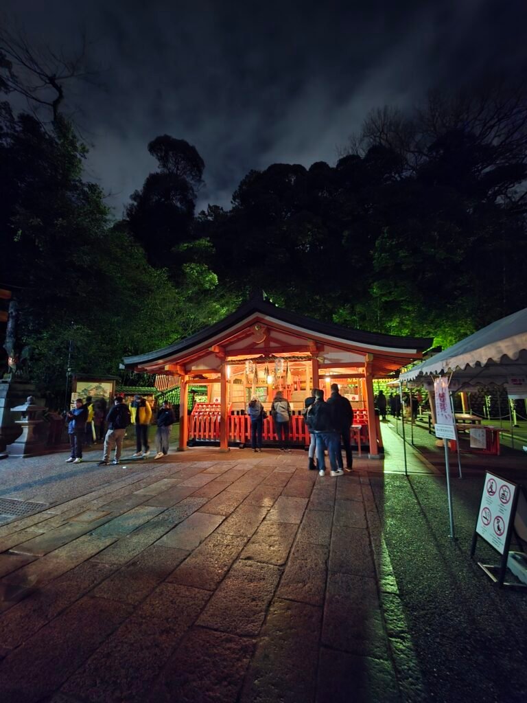 Guía Fushimi Inari Taisha 2026: El Santuario de las Mil Puertas Torii Ruta de senderismo por el bosque del monte Inari