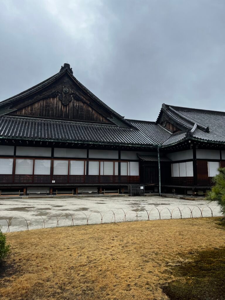 Guía Castillo Nijo en Kioto: El hogar de los Shogunes y sus Suelos que Cantan castillo nijo en kioto
